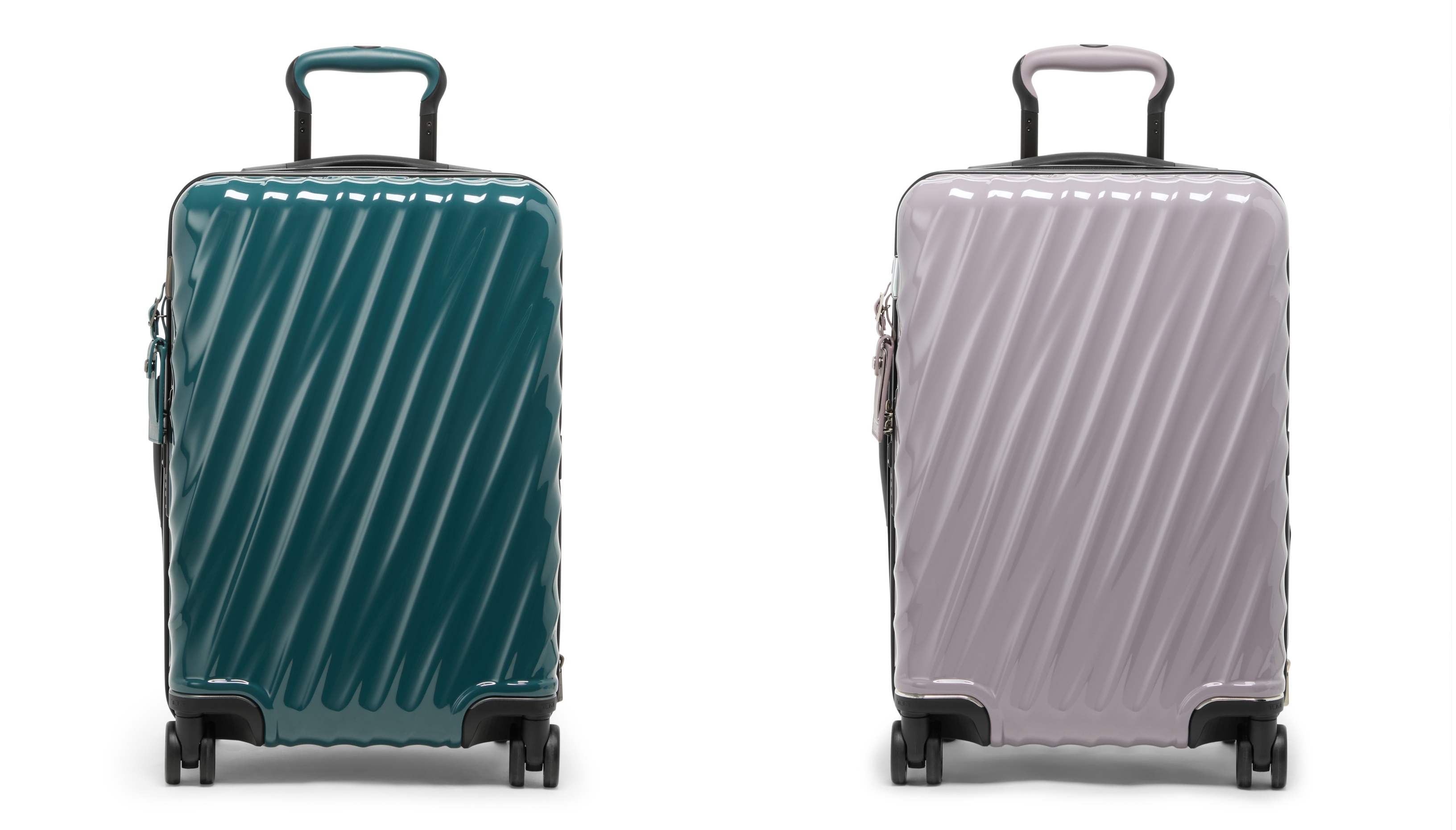 (Từ trái sang phải): Vali xách tay 4 bánh có thể mở rộng 19 Degree International màu xanh Lagoon và tím Lavender
