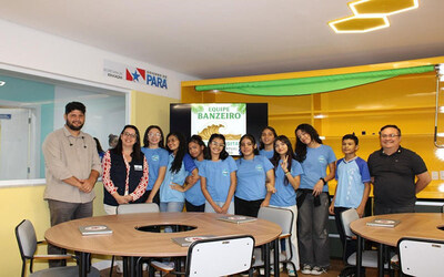 Students and teachers from Breves Public School, Pará State, Brazil/ Photo credit: Huawei Students and teachers from Breves Public School, Pará State, Brazil/ Photo credit: Huawei