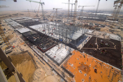 G42 Cập Nhật Tiến Độ Xây Dựng Cụm Hạ Tầng Trí Tuệ Nhân Tạo (AI) Stargate UAE Stargate UAE, a 1GW large-scale AI infrastructure cluster being developed by Khazna Data Centers, a G42 company, within the 5GW UAE–U.S. AI Campus in Abu Dhabi.