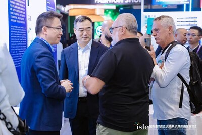 Nanchang Optoelectronic Industry Cluster Shines at ISLE 2026 (PRNewsfoto/ISLE)