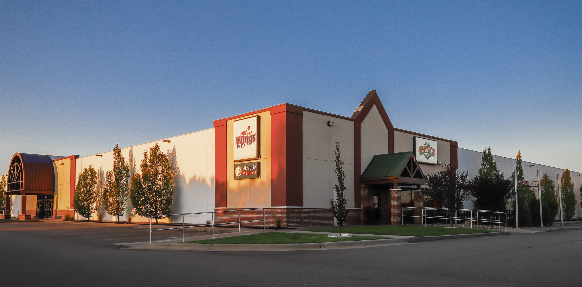 Black Bear Sports Group Announces Wings West’s Next Chapter BIGGBY® COFFEE Ice Cube - Kalamazoo
