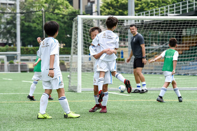 Play the Real Way: Meliá Hồ Tràm hợp tác chính thức cùng Real Madrid Foundation mang đến buổi huấn luyện bóng đá dành cho các bé dịp hè này Đăng ký ngay gói dịch vụ Stay & Play để các bé con tham dự buổi luyện tập bóng đá cùng HLV đến từ Real Madrid Foundation tại Meliá Hồ Tràm. Duy nhất hàng ngày từ thứ Hai đến thứ 6 (22/6 đến 17/7)