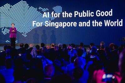 Singapore tăng cường hệ sinh thái AI cùng các đối tác toàn cầu nhằm tăng tốc triển khai trong thực tiễn Singapore Minister for Digital Development and Information Mrs Josephine Teo delivering the opening keynote at ATxSummit 2026 (PRNewsfoto/Infocomm Media Development Authority of Singapore)