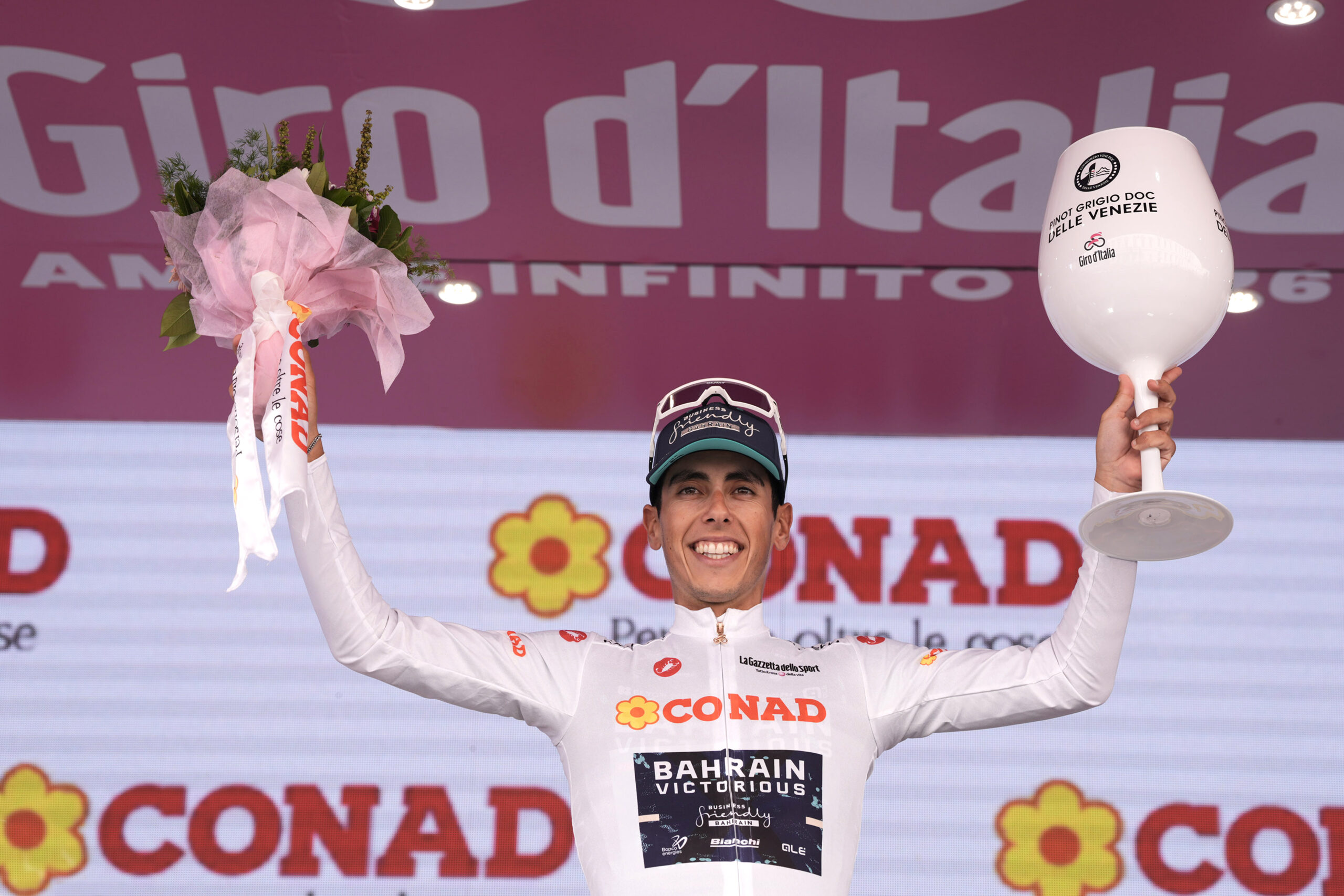 Giro d’Italia: Conad White Jersey Still Held by Eulalio After Gruelling Stage Portuguese cyclist Afonso Eulalio retained the Giro d’Italia white jersey after Stage 15, as sponsor Conad celebrated the race’s community spirit and