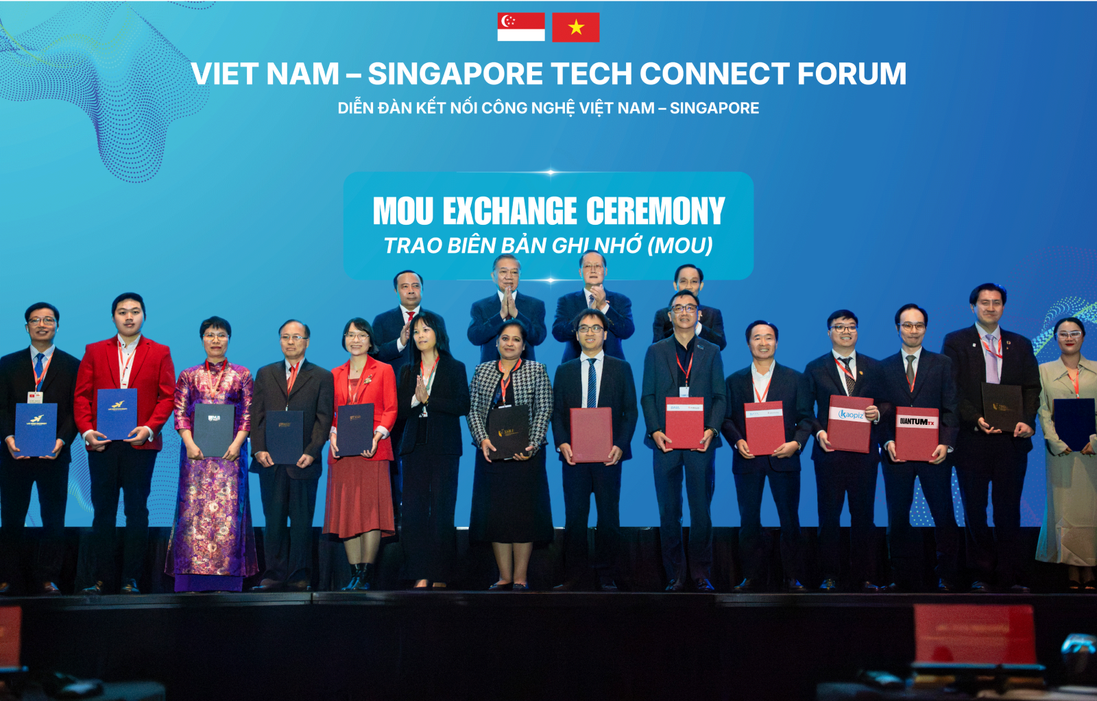 Kaopiz và QuantumTX hợp tác để cùng phát triển các giải pháp chăm sóc sức khỏe thế hệ mới Kaopiz × QuantumTX sign MOU at Vietnam–Singapore Tech Connect Forum to co-develop next-generation healthcare solutions