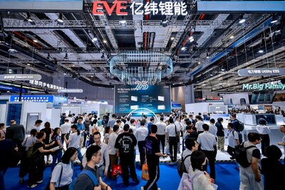 SNEC 2026 | EVE Energy ký kết các đơn hàng lớn với tổng dung lượng vượt 67GWh, tiếp tục gia tăng khoảng cách dẫn đầu trong lĩnh vực lưu trữ năng lượng (PRNewsfoto/EVE Energy)