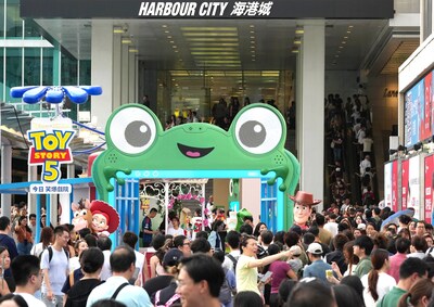 “FOREVER TOYS @ Harbour City” has received an overwhelmingly positive response since its grand opening on 19 June. (PRNewsfoto/Harbour City Estates Limited)
