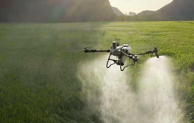 DJI Agriculture nâng tầm nông nghiệp chính xác với việc ra mắt toàn cầu Agras T55 và hệ thống phun pin kép T100 DJI Agriculture Elevates Precision Farming with Global Launch of Agras T55 and T100 Dual Battery Spraying System