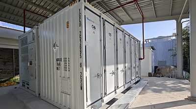 Hệ thống lưu trữ năng lượng bằng pin Trina Storage Elementa 2 được lắp đặt tại dự án điện mặt trời kết hợp lưu trữ năng lượng của Corona Resort ở Phú Quốc, Việt Nam