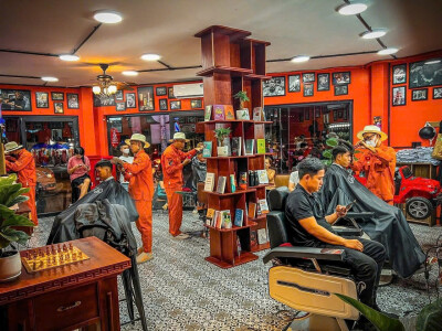 East West Barbershop xác định nhượng quyền thương mại quốc tế là chiến lược tăng trưởng then chốt