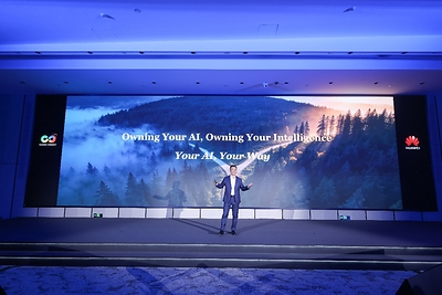 Huawei ra mắt Giải pháp AI Fintelligent nhằm hỗ trợ các tổ chức tài chính toàn cầu hiện thực hóa phương châm "Sở hữu AI của bạn, sở hữu trí tuệ của bạn" Jason Cao, CEO of Huawei Digital Finance BU