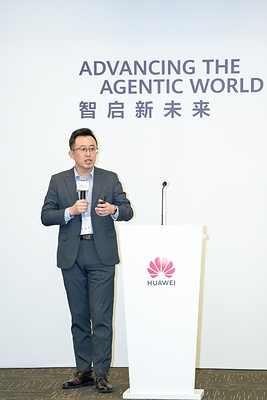 Huawei ra mắt giải pháp telepresence nhập vai đổi mới, mang đến trải nghiệm nhập vai và dịch vụ thông minh Solution launch by Han Zhenxing, President of Huawei Intelligent Collaboration Domain