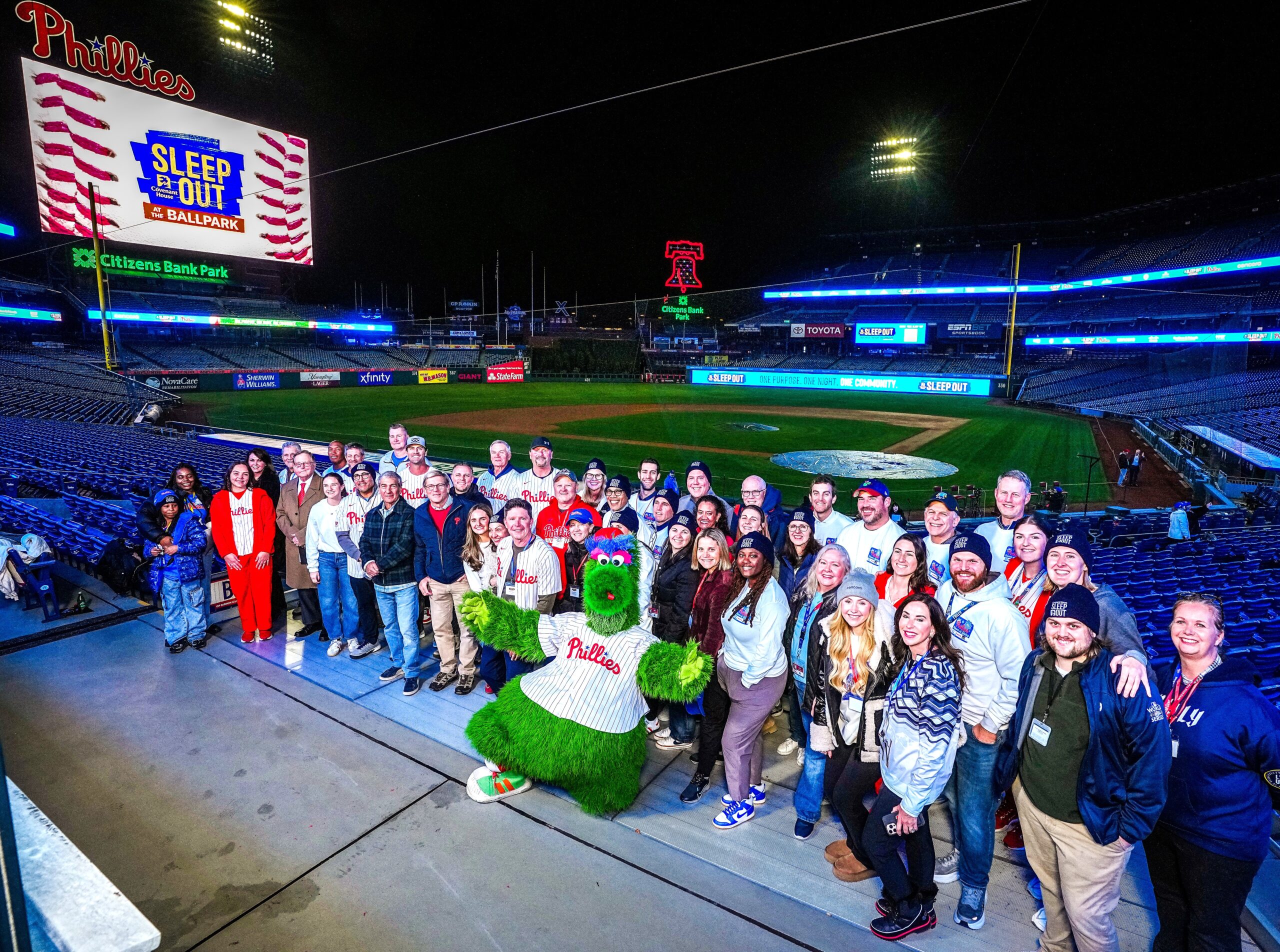 THOUSANDS TO SLEEP OUT AT LANDMARK SPORTS VENUES THIS NOVEMBER IN SUPPORT OF HOMELESS YOUTH In support of Covenant House Pennsylvania
