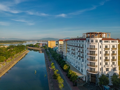 Hotel Royal Hoi An – The Legacy By The River được vinh danh là Khách sạn Ven sông Hàng đầu Việt Nam 2026 tại World Travel Awards Hotel Royal Hoi An – The Legacy By The River, tọa lạc bên dòng sông Thu Bồn, ngay giữa lòng Hội An.